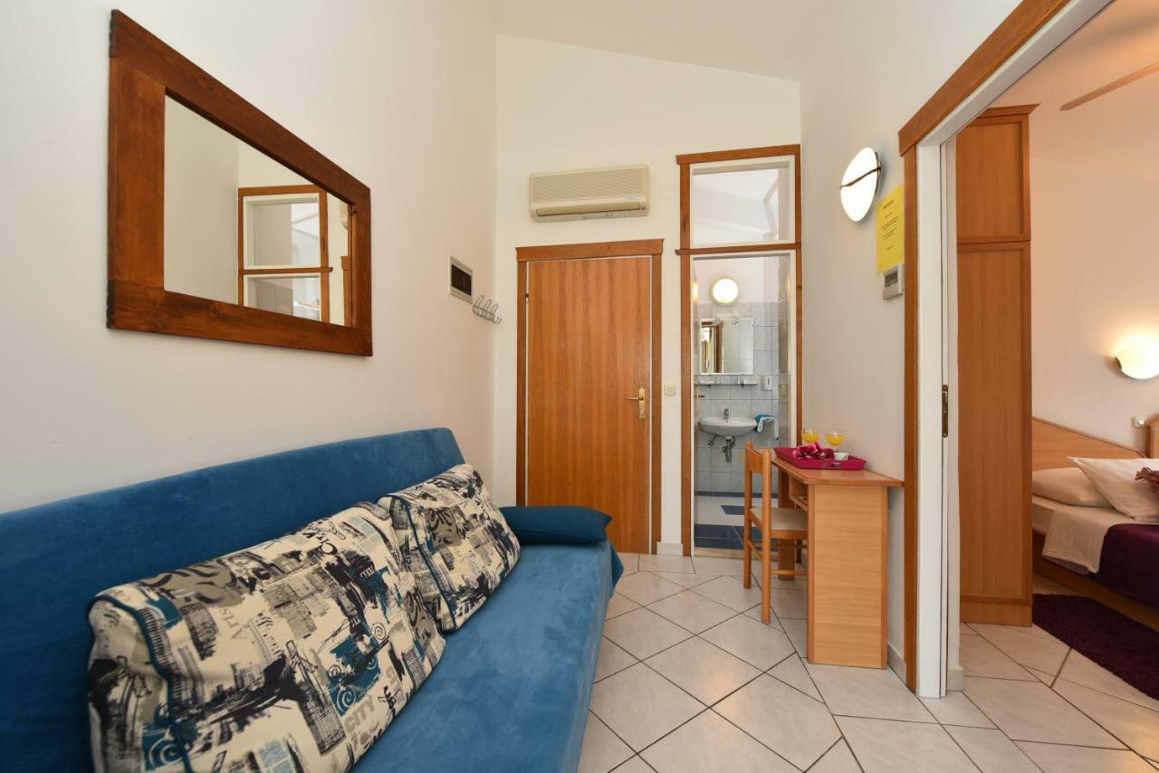 Villa Nela Petrcane Eksteriør billede